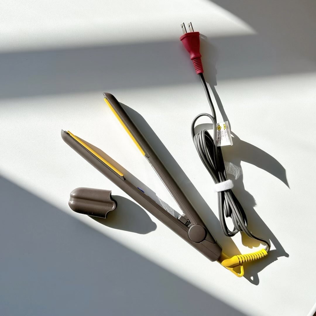 Exelential. i2091YL Straight Hair Iron 20mm/Areti./ストレートアイロンの動画クチコミ3つ目