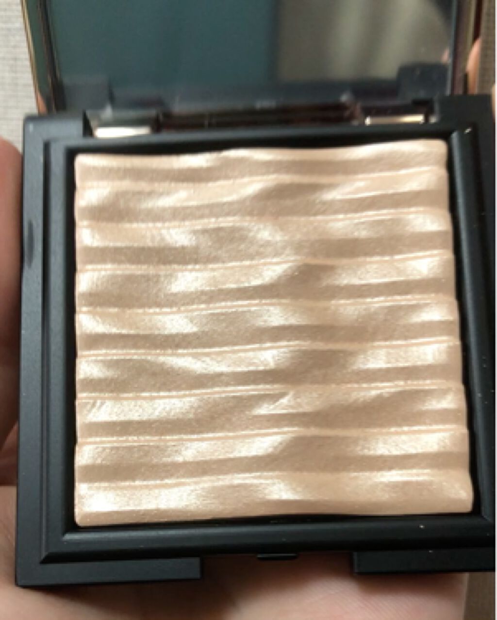 ベイクドハイライター/e.l.f. Cosmetics/パウダーハイライトを使ったクチコミ（2枚目）