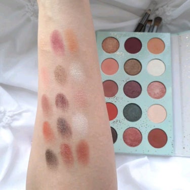 ColourPop All I See Is Magic プレスト パウダー シャドウ パレットのクチコミ「#トトモカ今日のメイク﻿﻿
﻿﻿
【COLOURPOP】﻿﻿
ALL SEE IS MAGIC.....」（2枚目）