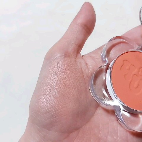 Flower Blush/4U2/パウダーチークの動画クチコミ2つ目