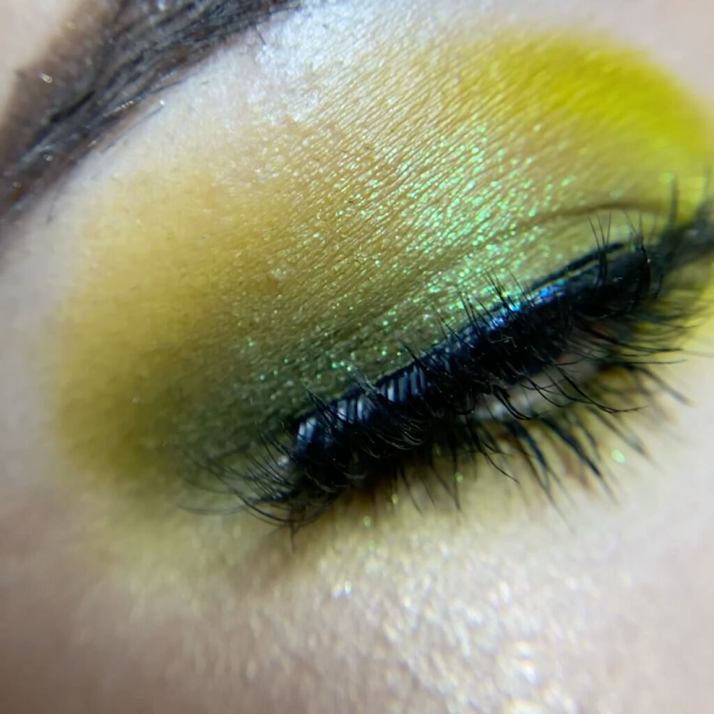 Flower Punk Palette/Kaleidos Makeup/アイシャドウパレットの動画クチコミ2つ目