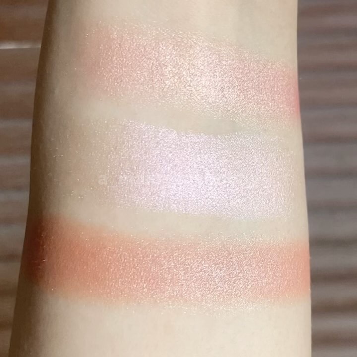 ＵＧＴ　パールリッチチークカラー/U R GLAM/ジェル・クリームチークの動画クチコミ3つ目