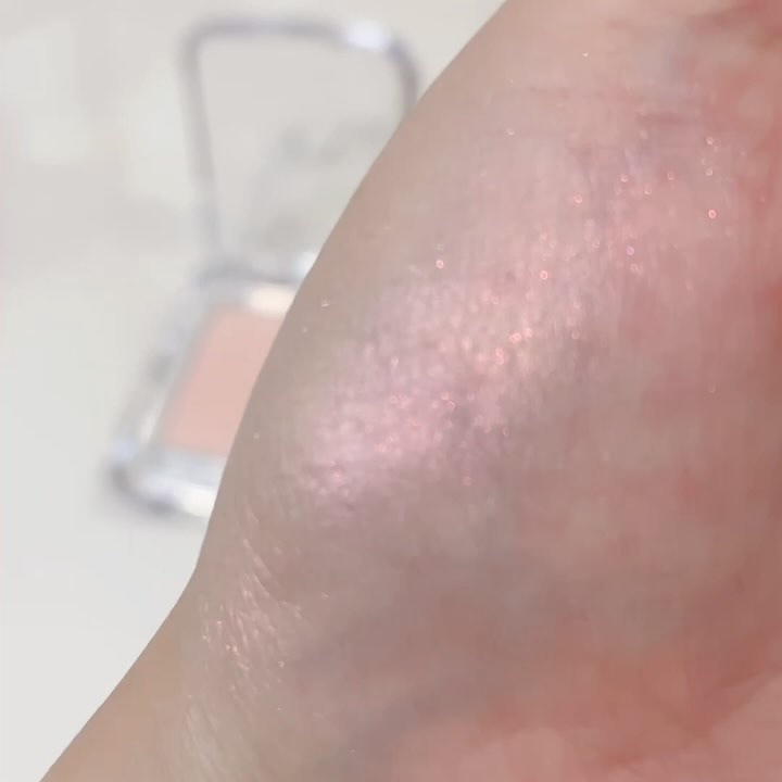 フラッフィーブラーティント/2aN/リップティントの動画クチコミ4つ目