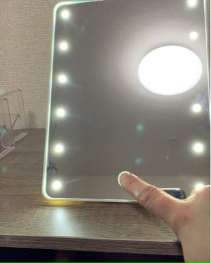 LED付ミラー(スタンドタイプ)/DAISO/その他化粧小物を使ったクチコミ(2枚目)