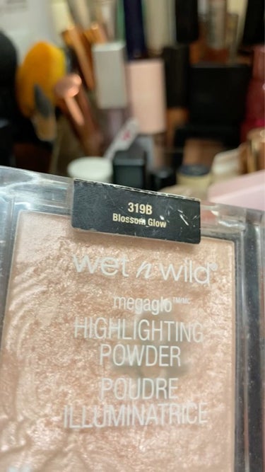 MegaGlo Highlighting Powder/wet 'n' wild/パウダーハイライトを使ったクチコミ（2枚目）