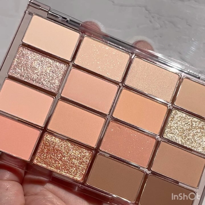 ソフトブラーリングアイパレット/wakemake/アイシャドウパレットを使ったクチコミ（3枚目）