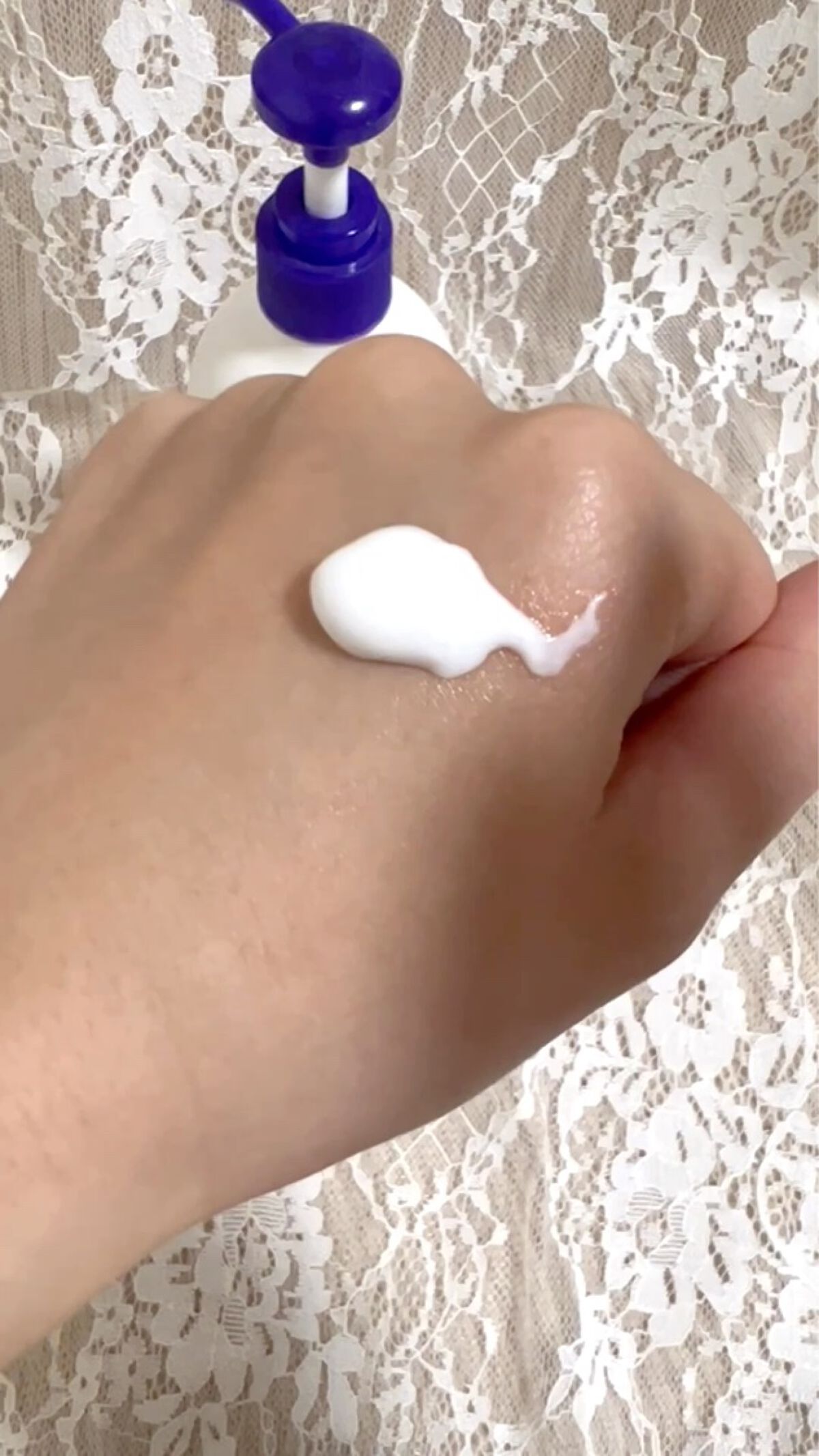 ハトムギ UVミルキージェル/麗白/日焼け止めミルクの動画クチコミ2つ目