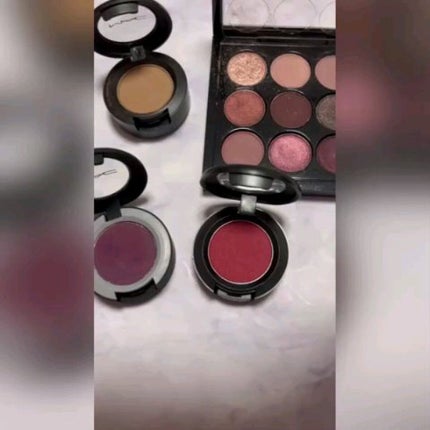 パウダー キス アイシャドウ/M・A・C/単色アイシャドウの人気ショート動画