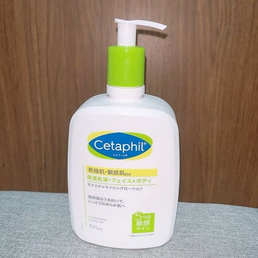 #レビュー 
Cetaphil (セタフィル)
モイスチャライジングローション 591mL

【商品詳細】
◆乾燥肌･敏感肌向け保湿乳液
フェイス＆ボディ
◆ナイアシンアミド、パンテノール配合
◆無香料