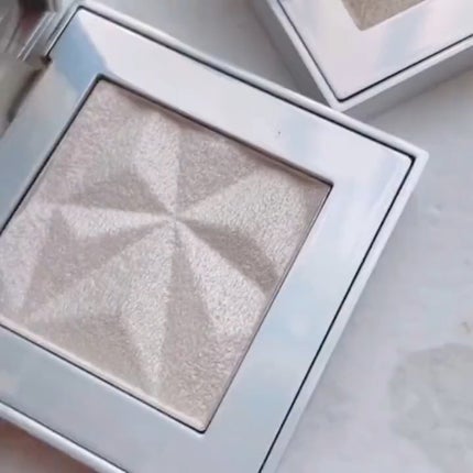 オーロラ ハイライト/LionWell(ライオンウェル)/パウダーハイライトの人気ショート動画