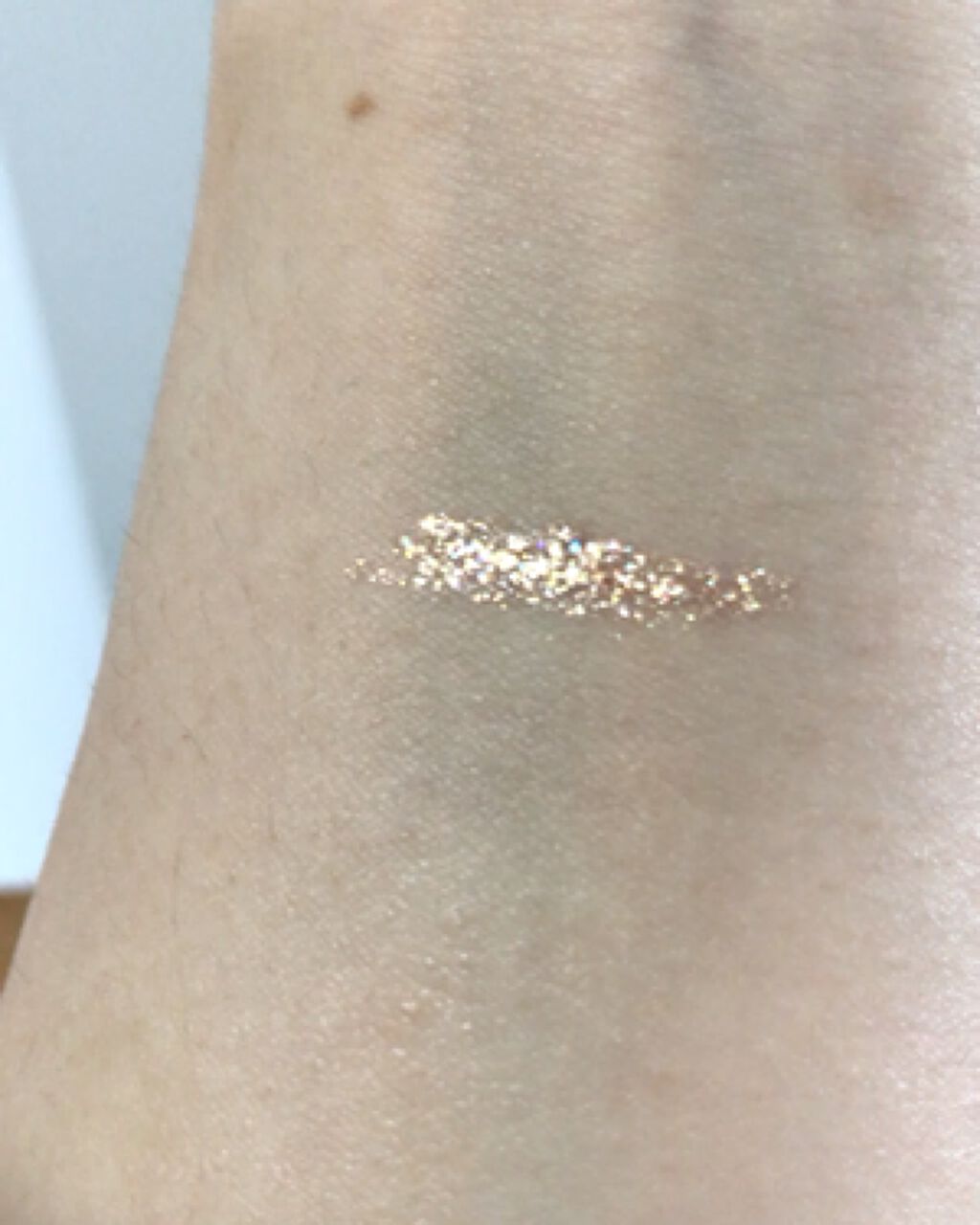 グリッターライナー 01 マイ シャンパン/b idol/グリッターを使ったクチコミ（2枚目）