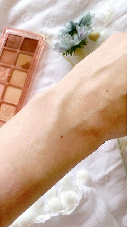 シーズナルブレンディングアイシャドウパレット/Peach C/アイシャドウパレットの人気ショート動画