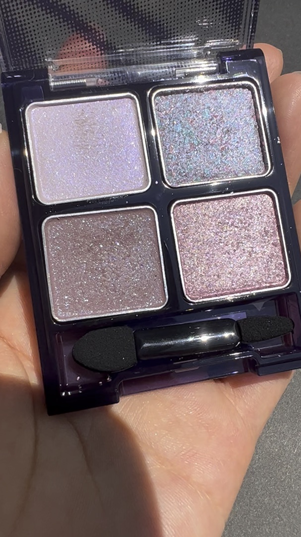 ビーチバカンスグリッターパレット/KATE/アイシャドウパレットの動画クチコミ3つ目