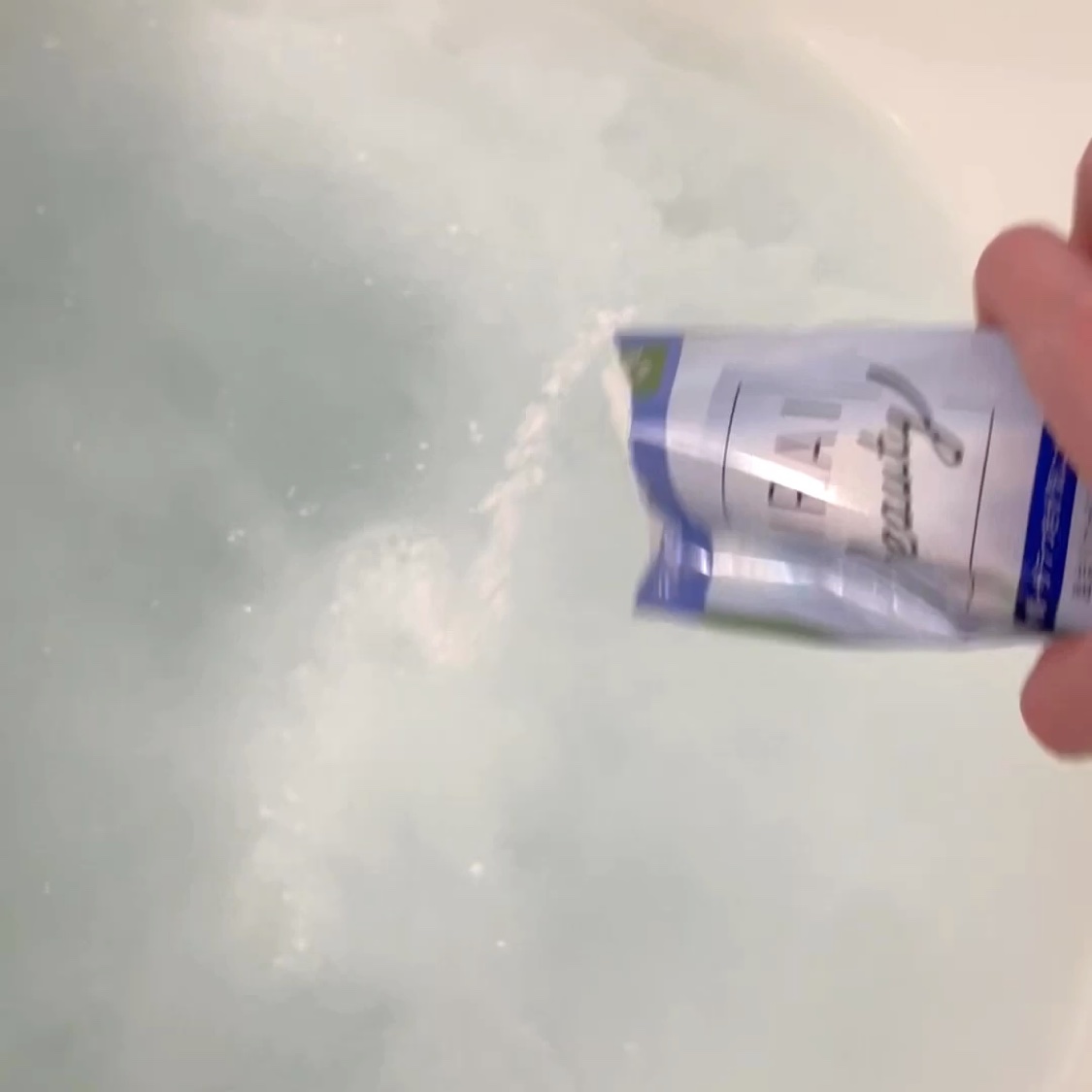 MIRAI beauty バスパウダー ネロリ＆ゼラニウムの香り/花王/炭酸系入浴剤を使ったクチコミ（2枚目）