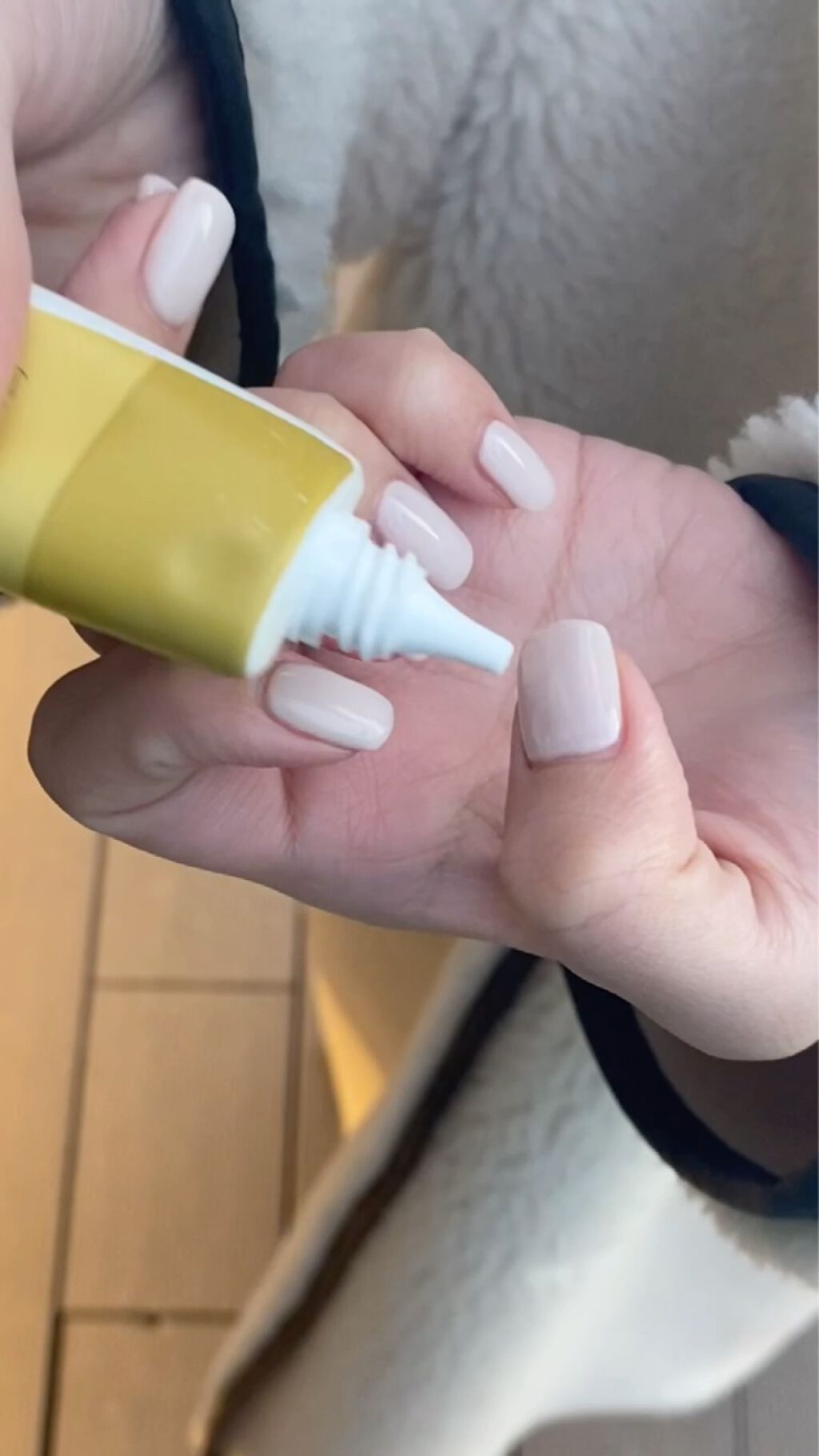 キューティクルモイスチュアジェル/LONGLEAGE/ネイルオイル・トリートメントの動画クチコミ1つ目