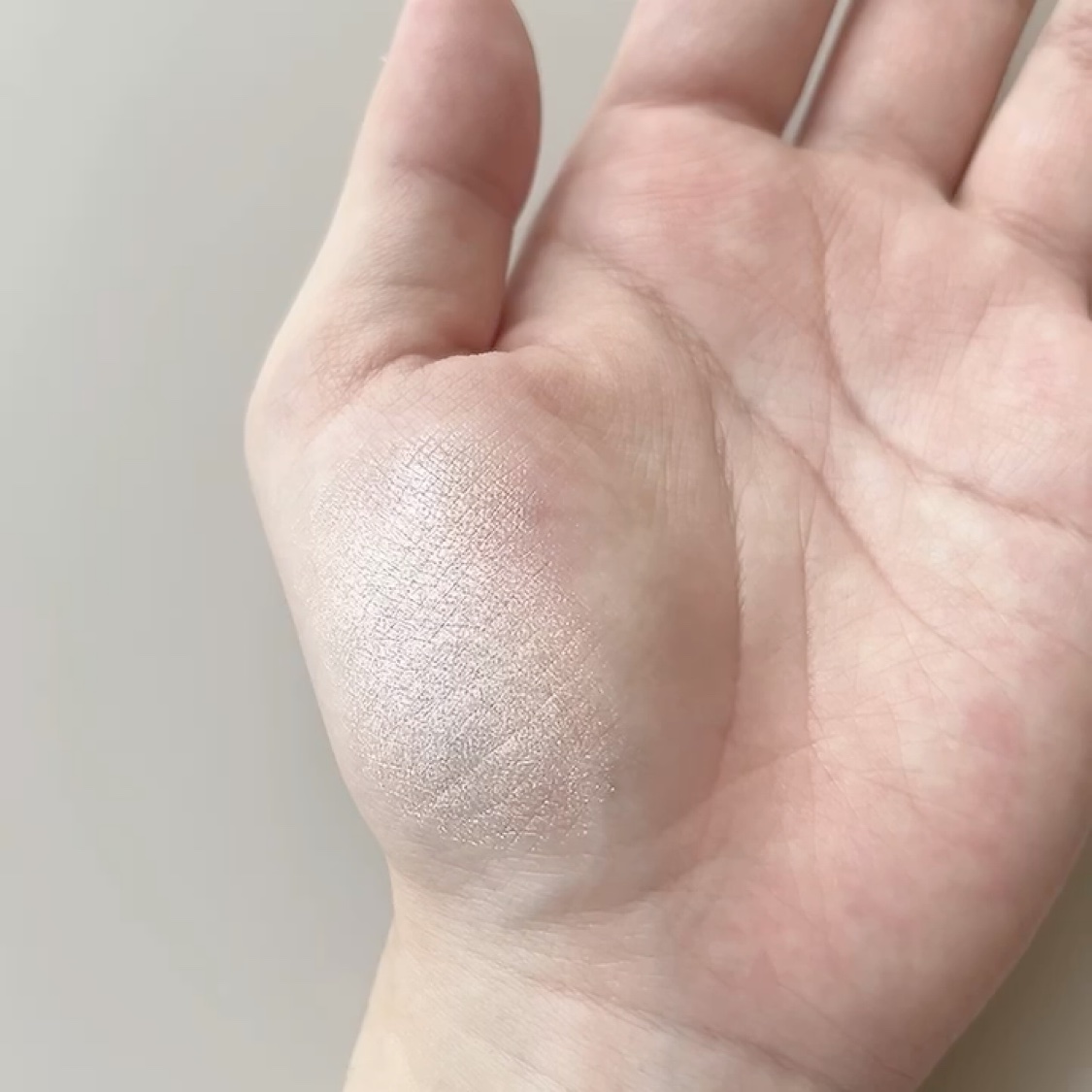 うるみハイライター 03 スハダベージュ/muice/パウダーハイライトを使ったクチコミ（3枚目）