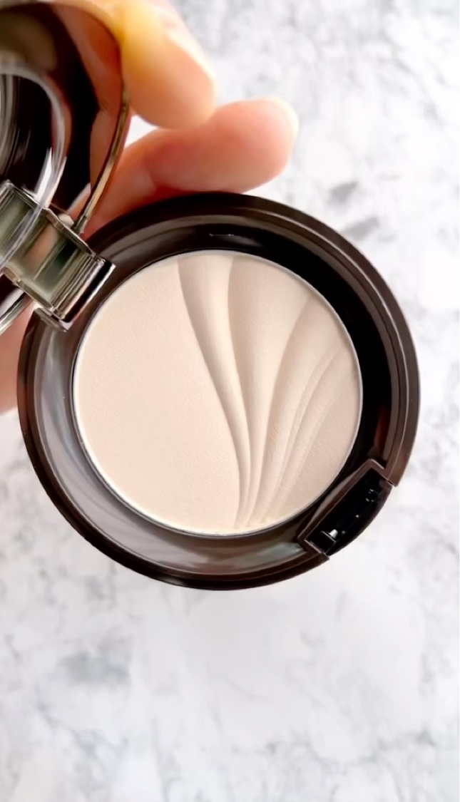 フェイスアップ プレストパウダー SPF23 / PA++ 02 ライトアップベージュ/COVERMARK/プレストパウダーを使ったクチコミ（3枚目）