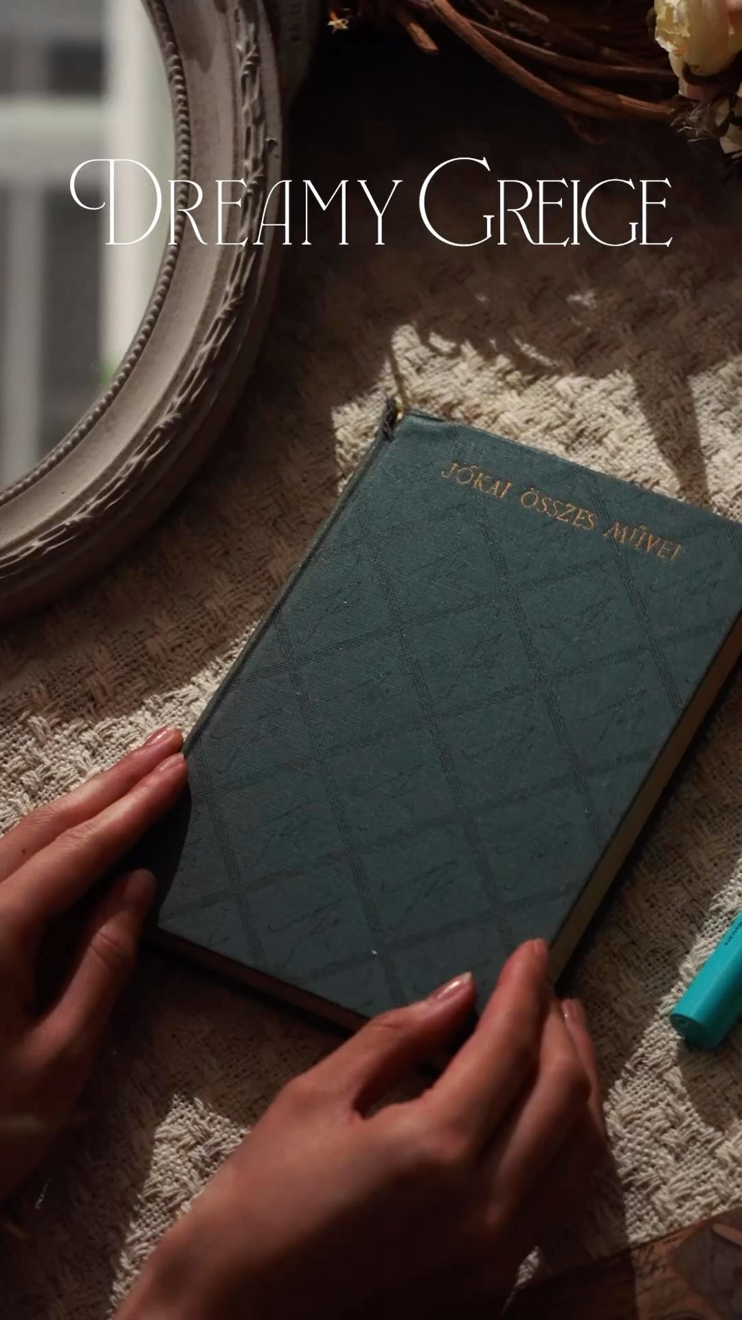 🌙✨おとぎ話の世界から届いた
マスカラ限定色〈 #ドリーミーグレージュ 〉が登場！

魔法のように3色パールがきらめく、
おとぎ話のときめきを詰め込んだ限定色です💗

こなれたグレージュカラーで秋メイクにもピッタリ🍂
ぜひチェックして