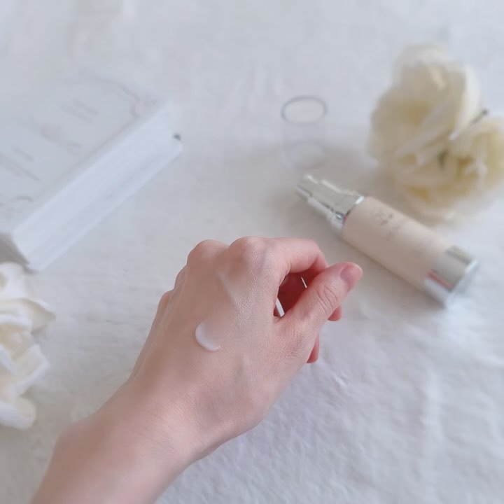 ヒーリング　ブリリアンス/エルテ/フェイスクリームの動画クチコミ1つ目