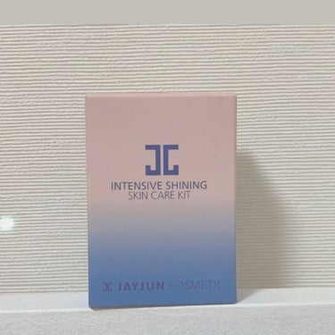 JAYJUN ジェイジュン インテンシブシャイニングトナーのクチコミ「私はこれを使い始めて数日でニキビが消えました🥺💖💖
Qoo10のアイシャドウを買った時について.....」（1枚目）