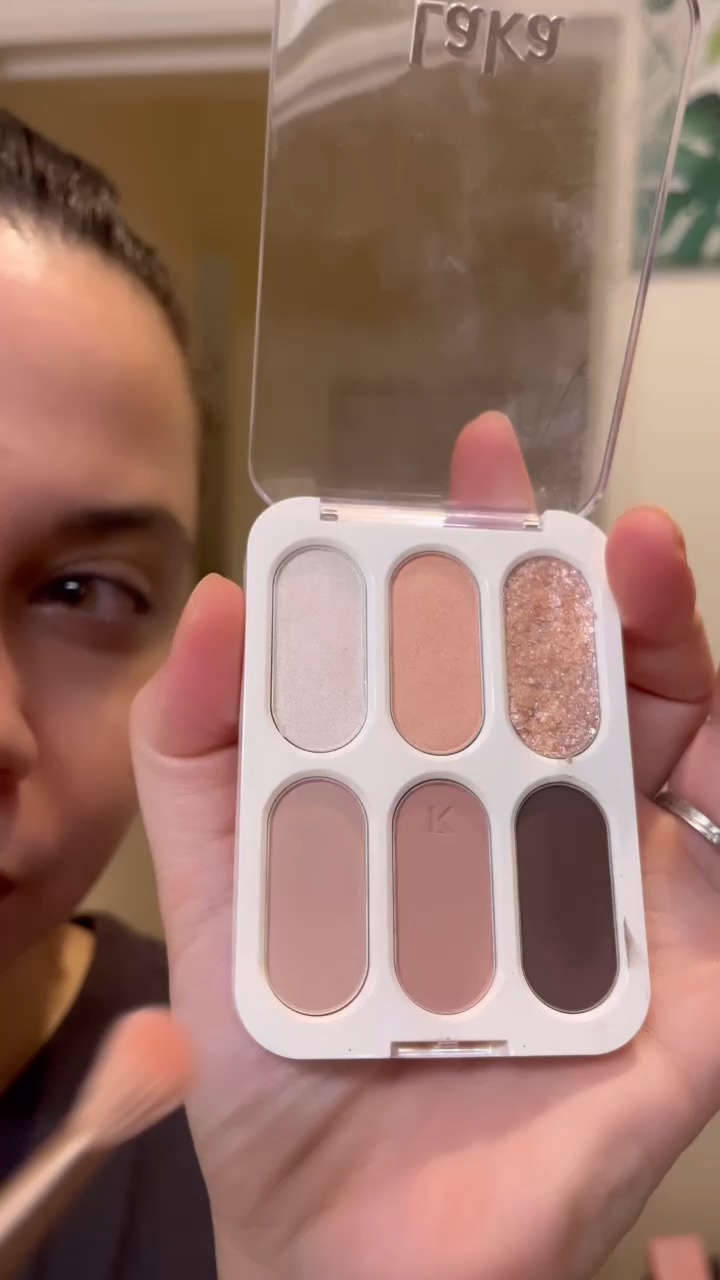 フォーエバー6アイパレット/Laka/アイシャドウパレットの人気ショート動画