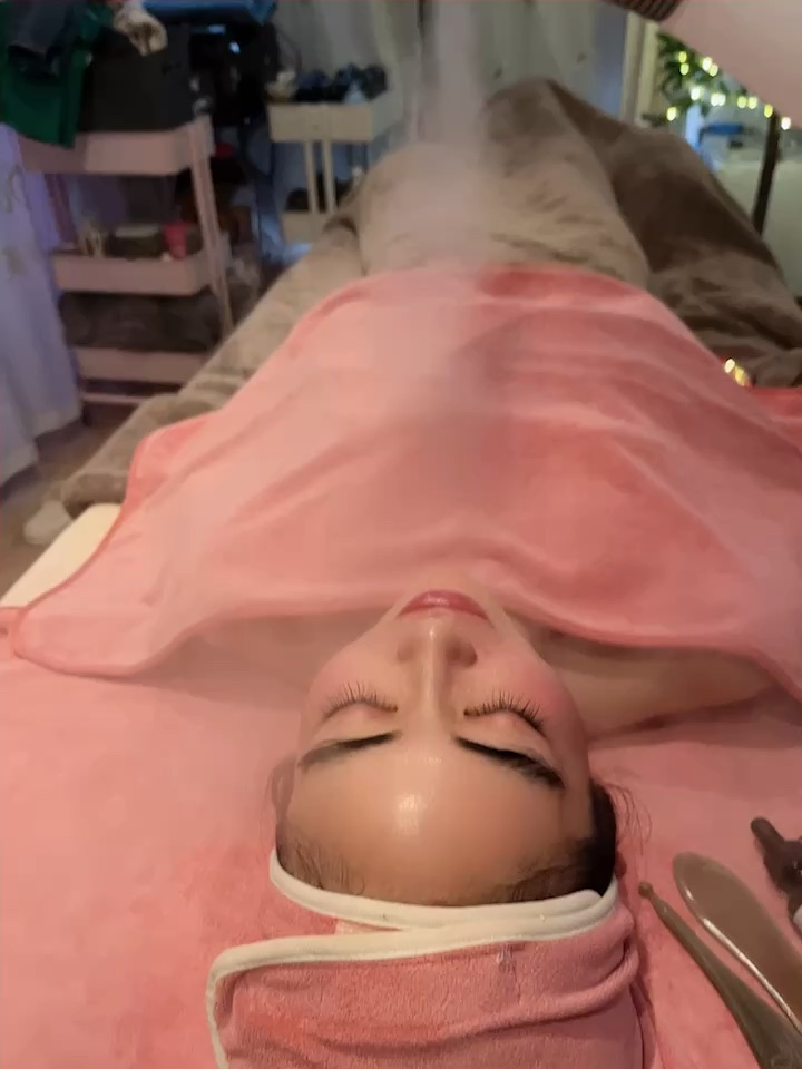 Salon Kouhua: プロのエステティシャンのフェイシャルやボディーケアは日本一！こちらでのサロンでもSAGEビューティーオイルをフェイシャルなどに愛用してくださっております🤍

🌼Sage ビューティーブレンドはオメガ6＆9とポ