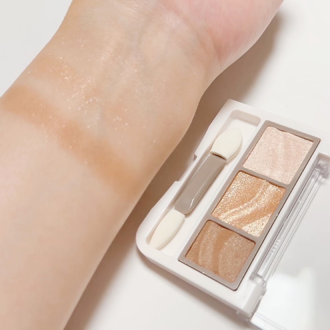 ライティングアップアイシャドウ/CEZANNE/アイシャドウを使ったクチコミ（3枚目）