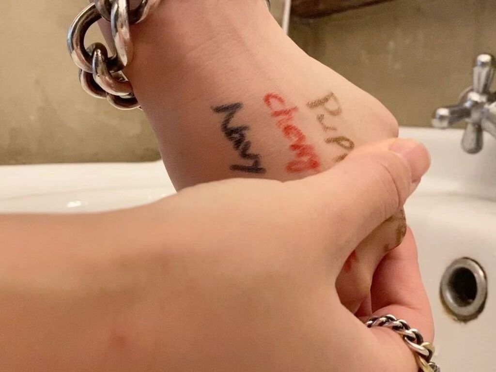 FLYPENCIL  LONGWEAR PENCIL EYELINEAR/FENTY BEAUTY BY RIHANNA/ペンシルアイライナーの動画クチコミ3つ目