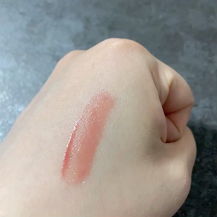 アップトゥーミー　ハグマイリップ　カラーロックプランパー/up2me/リッププランパーの動画クチコミ5つ目