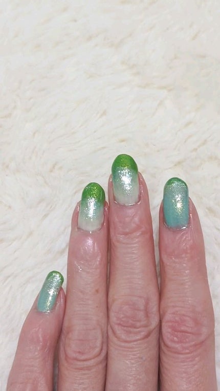 カラフルネイルズ/キャンメイク/マニキュアの人気ショート動画