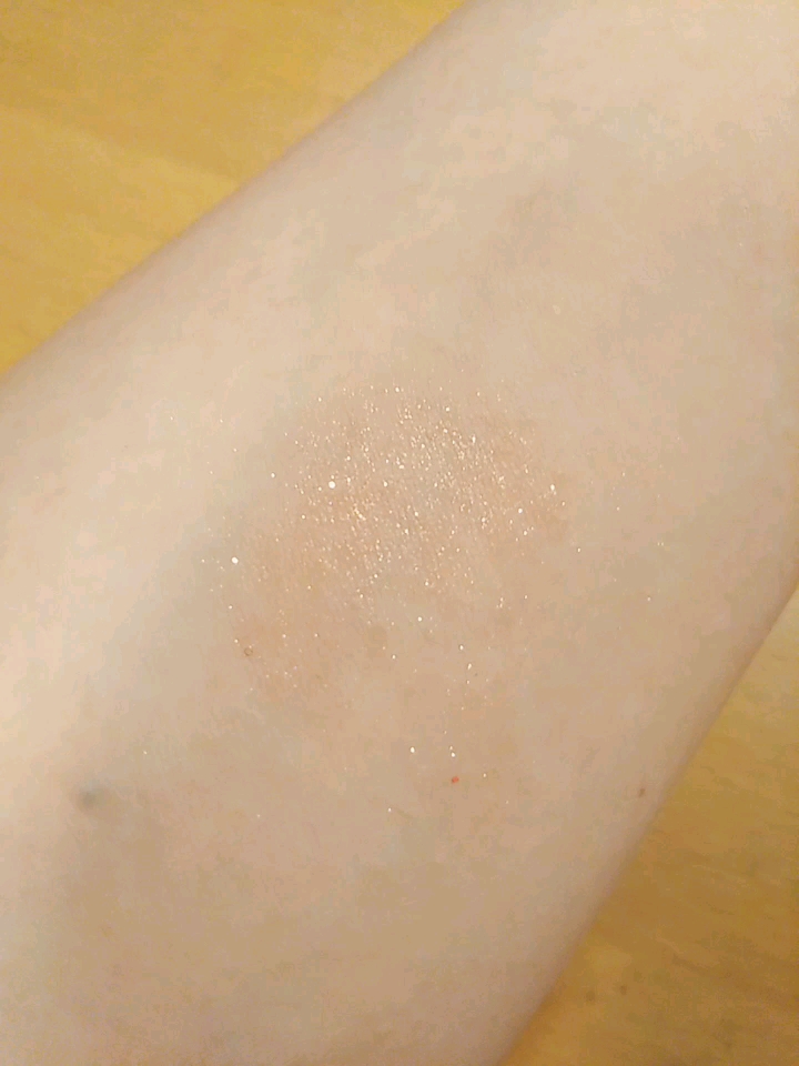 ルックアット マイアイジュエル/ETUDE/単色アイシャドウを使ったクチコミ（3枚目）