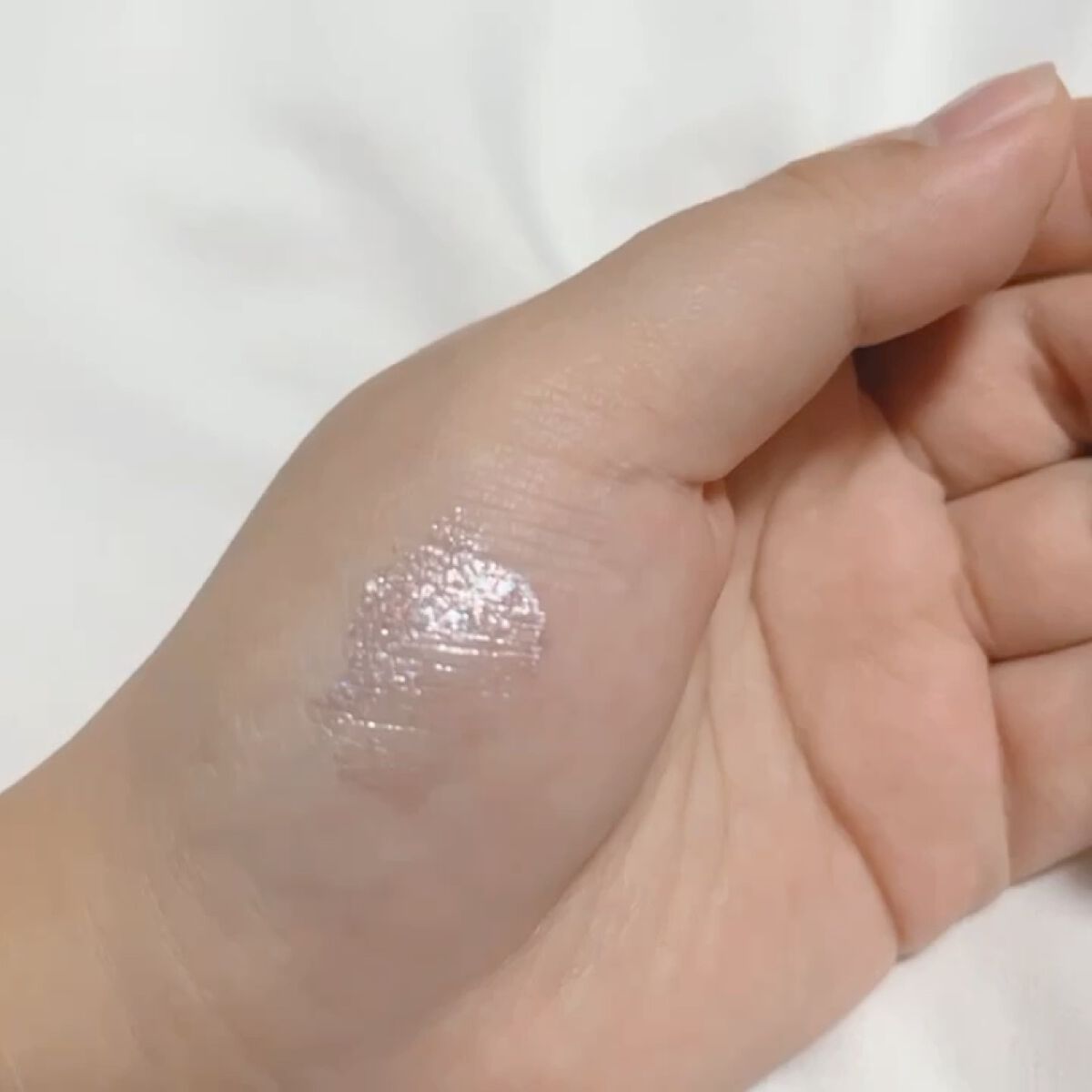 スピングリッターリキッドアイグロー/AMIOK/グリッターの動画クチコミ4つ目