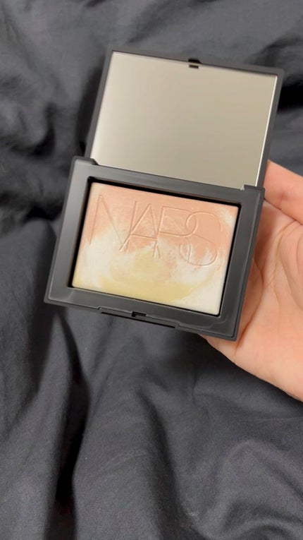 ライトリフレクティング プリズマティックパウダー/NARS/プレストパウダーの人気ショート動画