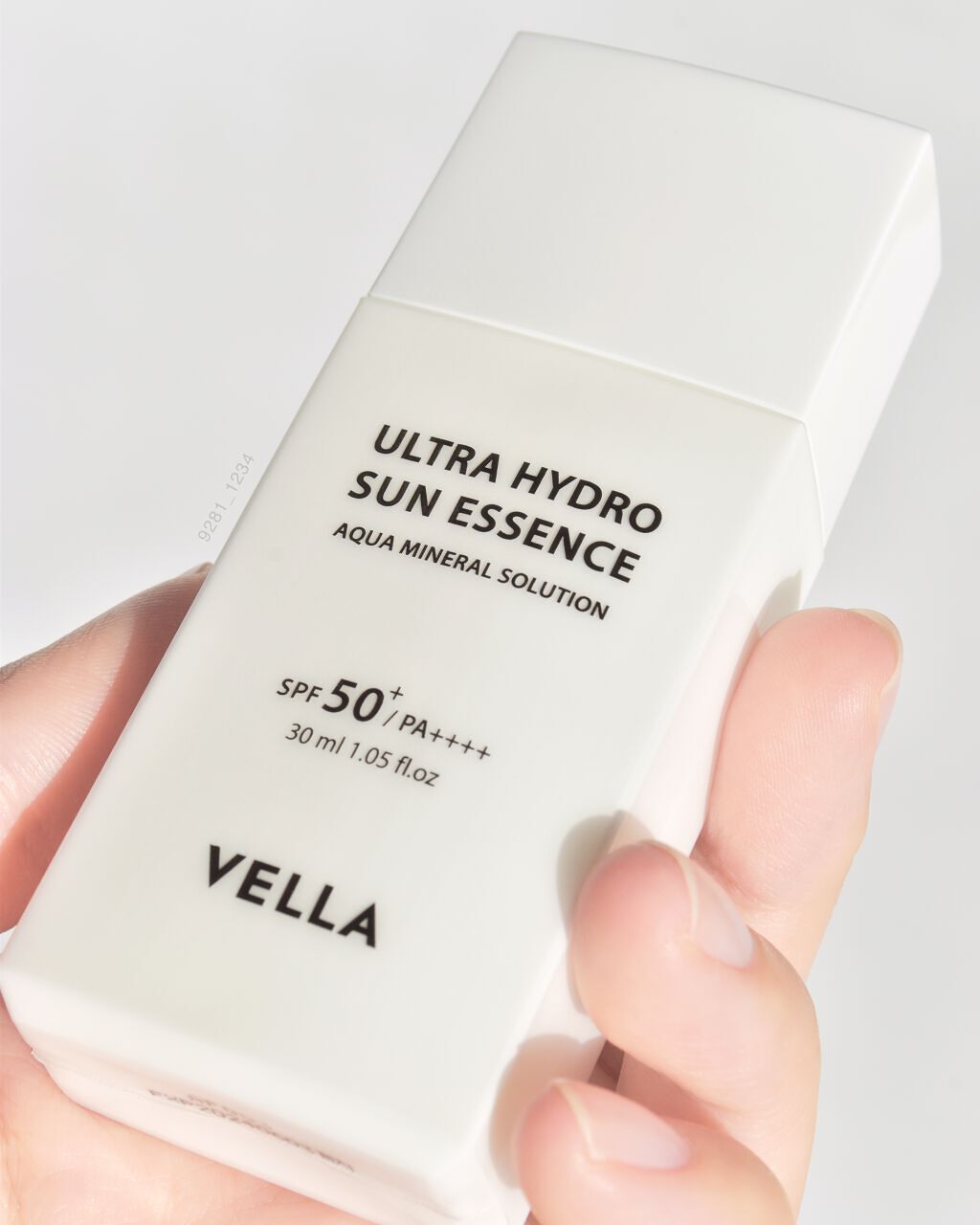 ウルトラハイドロサンエッセンス/VELLA/日焼け止めローションの動画クチコミ3つ目