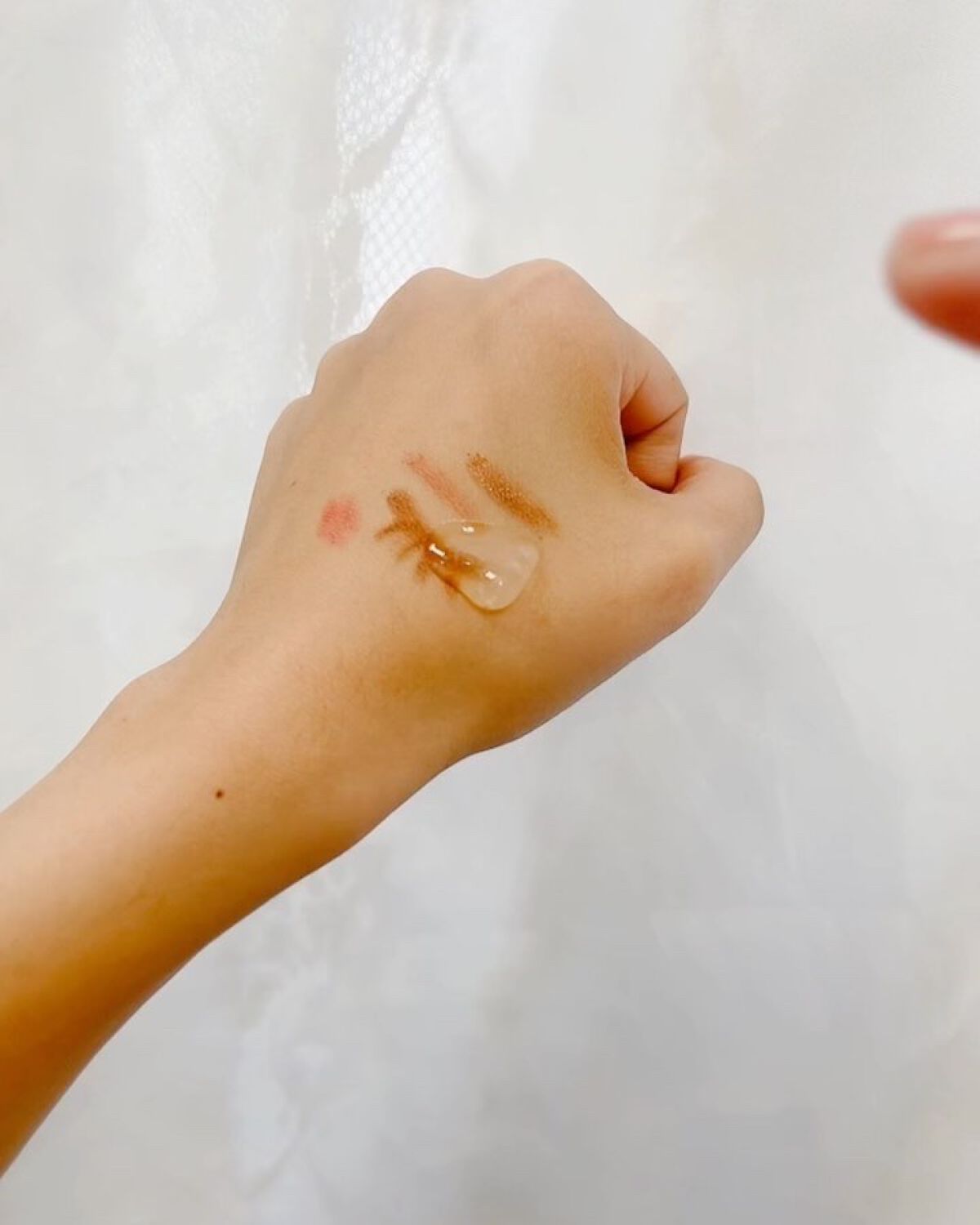 モイストメイクアップ クレンジング/SiMPLE++/クレンジングウォーターの動画クチコミ3つ目