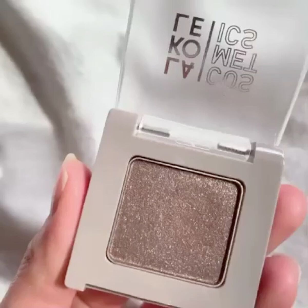 ワンカラーアイシャドウ/LAKOLE/単色アイシャドウを使ったクチコミ（3枚目）