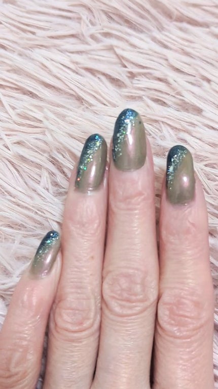 カラフルネイルズ/キャンメイク/マニキュアの人気ショート動画