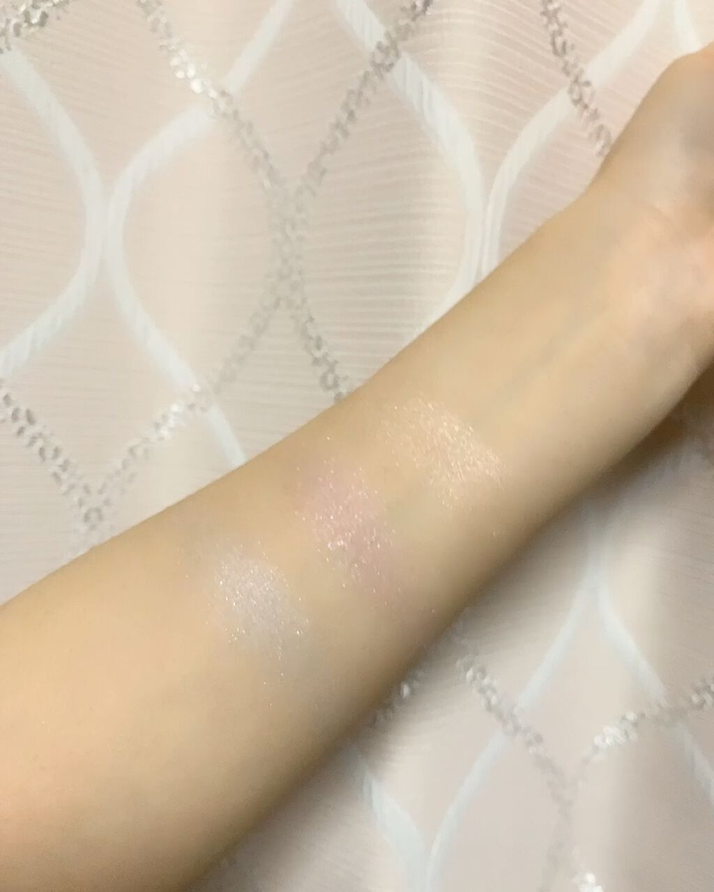 ブライトアップアイシャドウ/media/単色アイシャドウの動画クチコミ3つ目