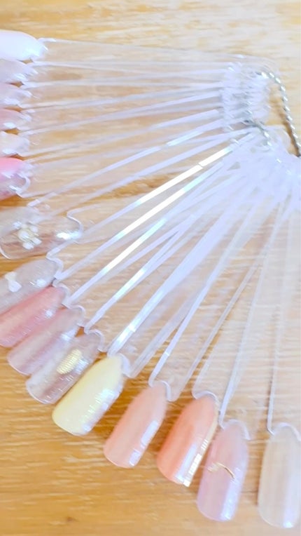 ジェルネイル(ライト対応)/セリア/ジェルネイルの人気ショート動画