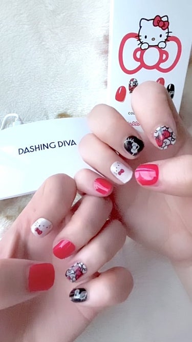 .
.
🤍🩵┈┈┈┈┈┈┈┈┈┈┈┈🩵🤍

DASHING DIVA
サンリオキャラクターのコラボネイル💅🏻

可愛いキティちゃんデザイン😻❤️

ジェルランプで硬化するタイプの
ジェルネイルシール🪽🪄