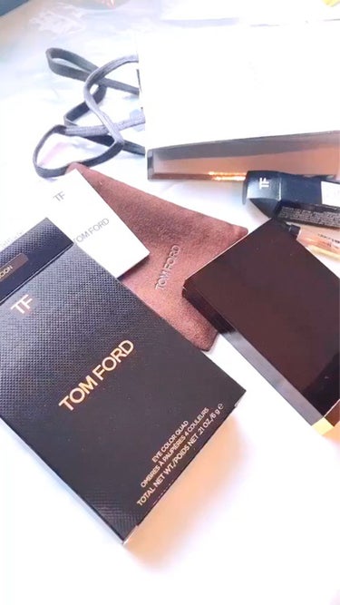 アイ カラー クォード/TOM FORD BEAUTY/パウダーアイシャドウを使ったクチコミ（1枚目）