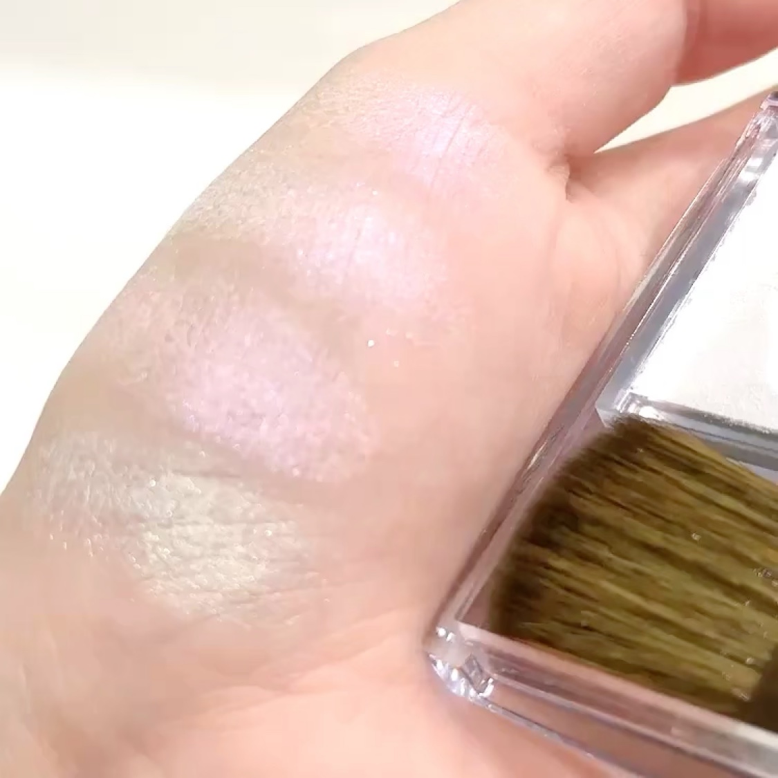 パールグロウハイライト/CEZANNE/ハイライト・シェーディングを使ったクチコミ（3枚目）