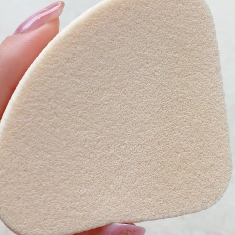 メイクアップ スポンジ/Elégance/パフ・スポンジの動画クチコミ1つ目