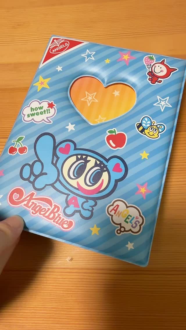 エンジェルブルーのシール帳紹介が可愛すぎる🩵✨
⁡
メゾピアノは完売だったけど、
エンジェルブルーのシール帳は買えた😍
⁡
表紙はもちろん、中身も柄付きで可愛い💕
⁡
⁡
✼••┈┈••✼••┈┈••✼••┈┈••✼••┈┈••✼