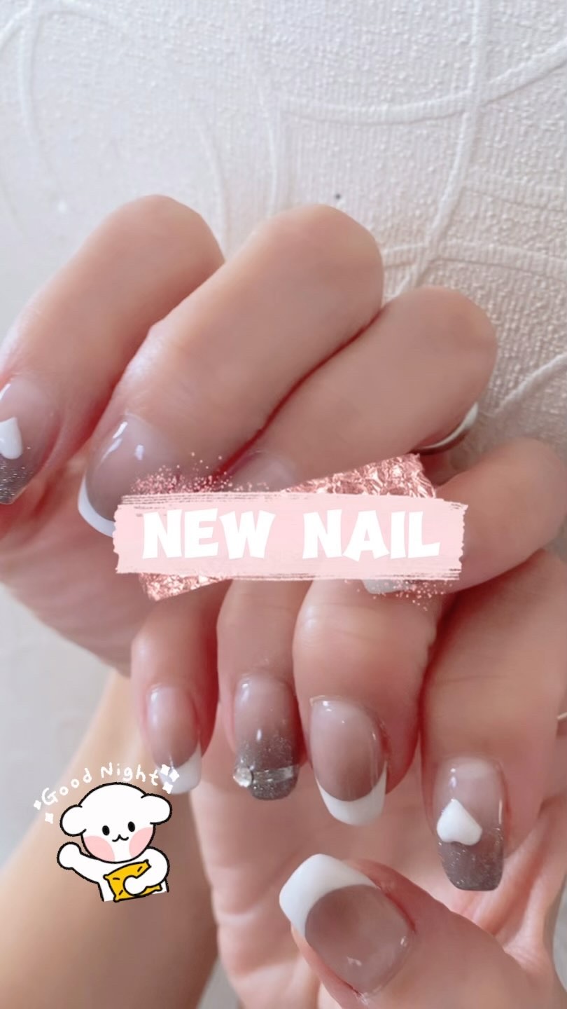 #ニュアンスネイル,#グラデーションネイル,#グレーネイル,#フレンチネイル,#白フレンチネイル,#ラメグラデーションネイルのネイルデザイン