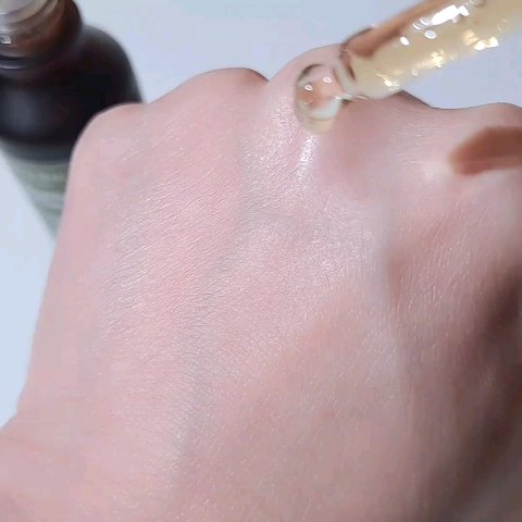 ドクダミ＋ティーツリーエキスセラム/MARY&MAY/美容液の動画クチコミ4つ目