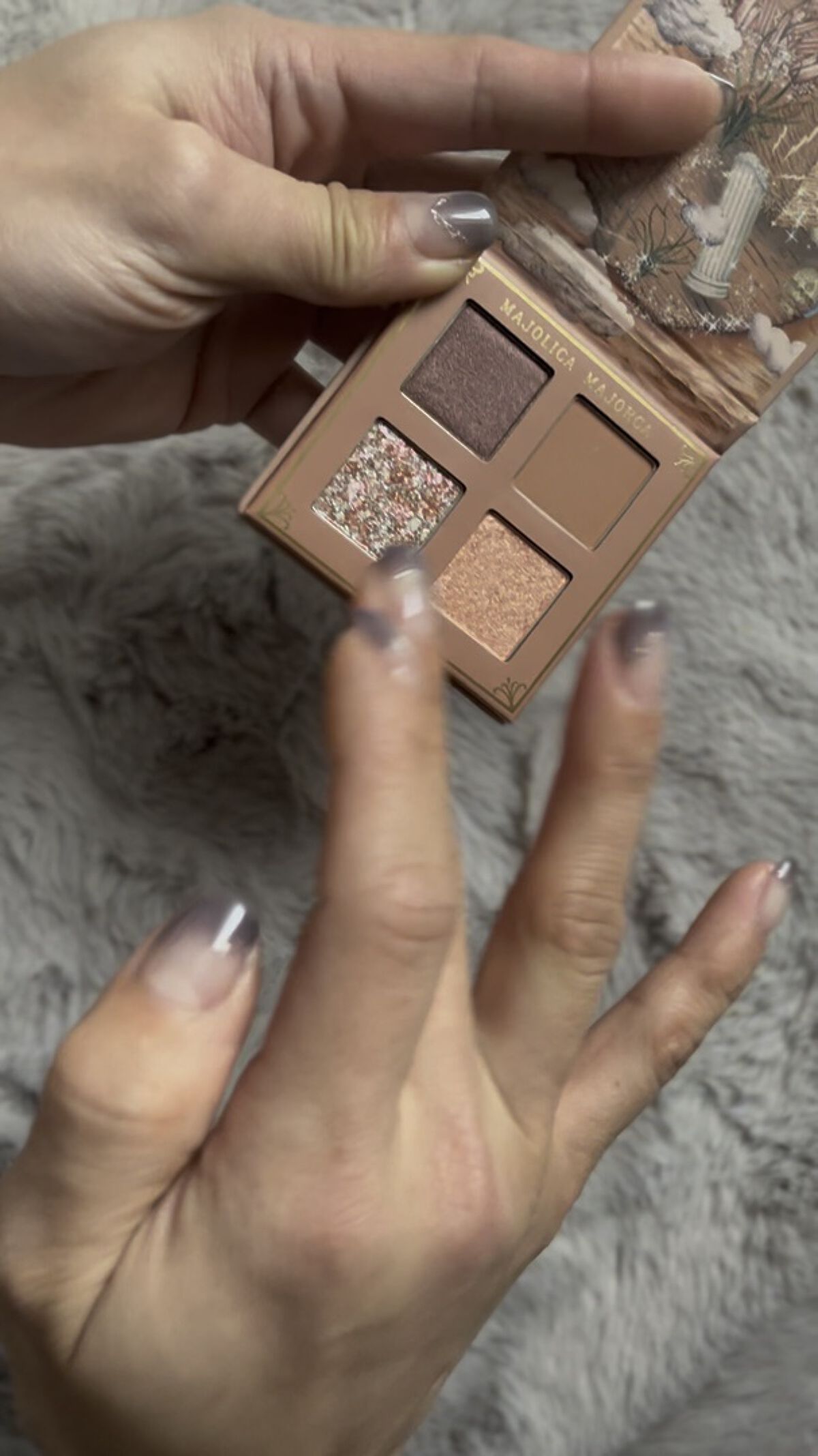 【マジョリカマジョルカ アイシャドーパレット】

今回購入したのは稲妻スイッチ。
1番自分に合いそうだし使いやすそうだったので。

かなりキラキラ系で可愛い系。
若い子向けのキラキラ感だけど雰囲気で遊べて良き🙆‍♀️

#マジョリカマジョ