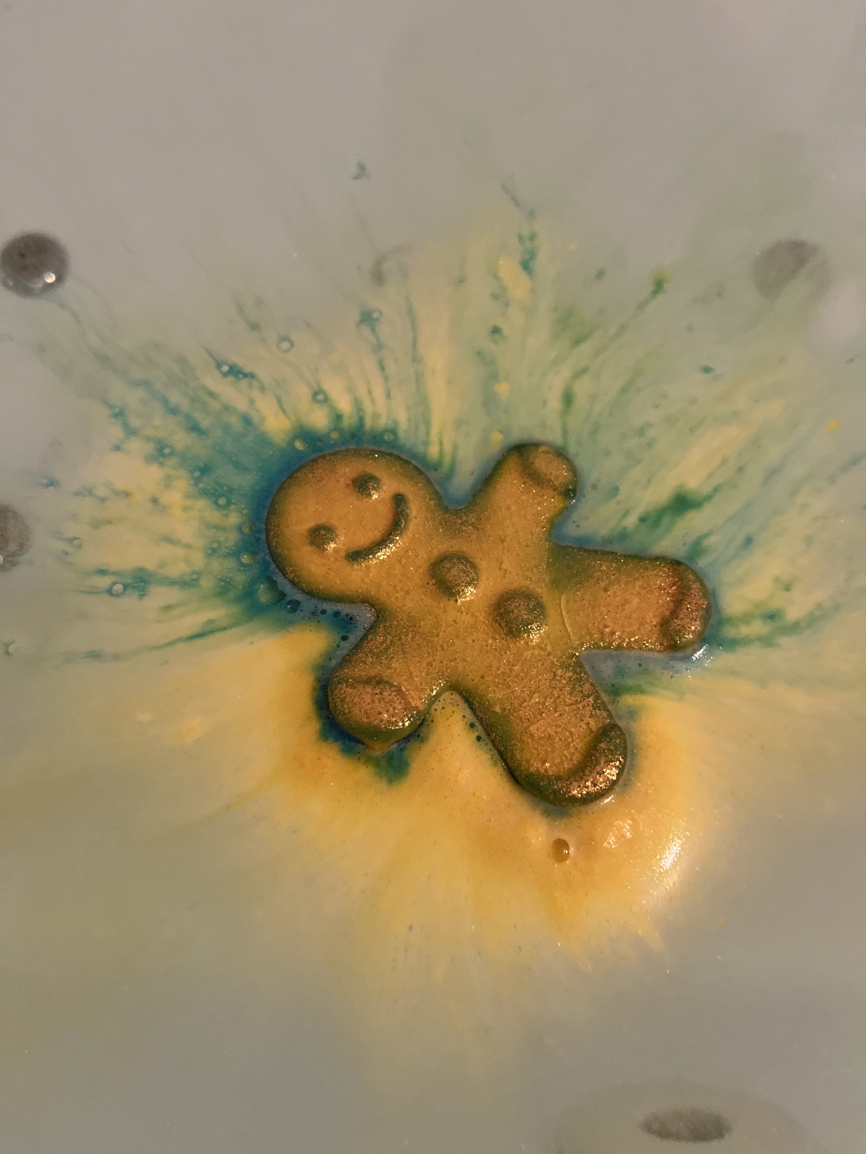 キャッチ ミー イフ ユーキャン/ラッシュ/炭酸系入浴剤の動画クチコミ1つ目