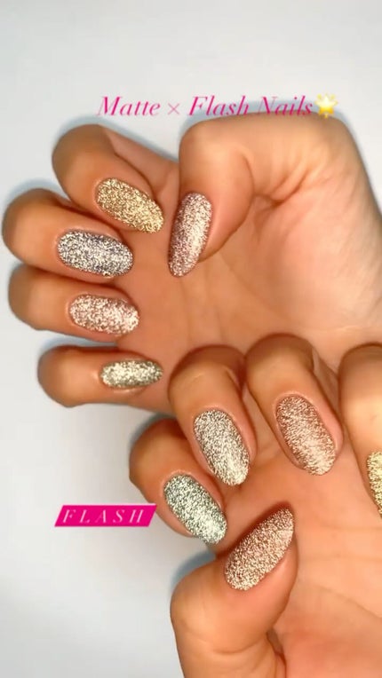 レトロリフレクションスペクトラムグリッター/MATIERE/ネイルチップ・パーツの人気ショート動画