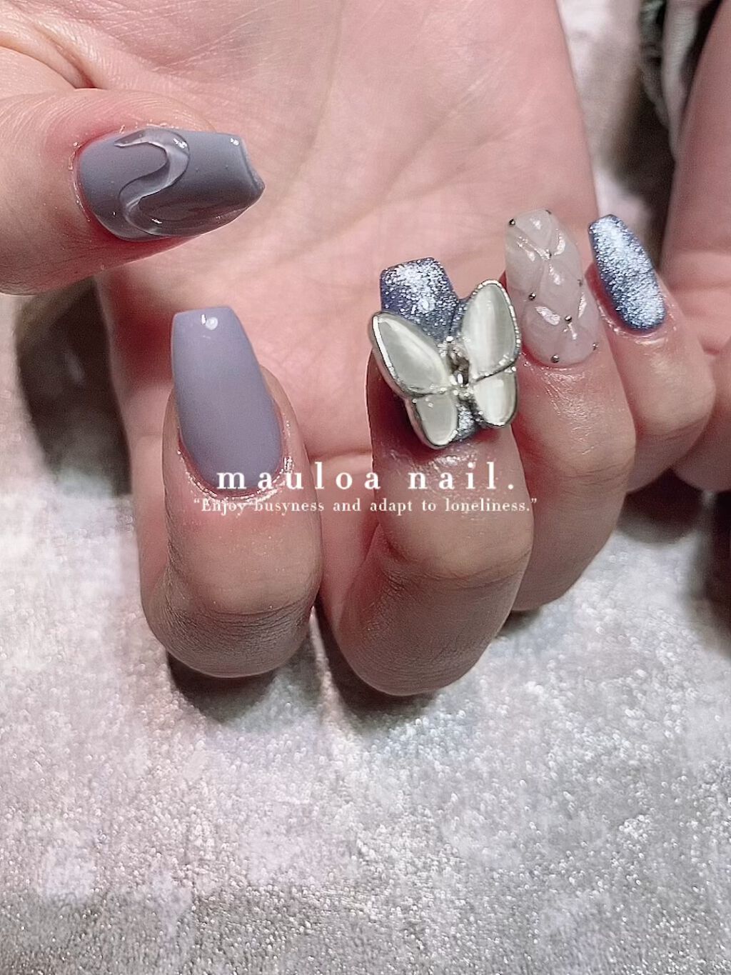 #ネイル,#蝶々ネイル,#キルティングネイル,#アートネイル,#冬ネイル,#スワロネイル,#ニュアンスネイル,#くすみカラーネイル,#スワロネイル,#ミラーネイル,#綺麗めネイル,#セルフネイル,#パールネイル,#ガラスフレンチネイル,#ホワイトネイル,#マグネットネイル,#シンプルネイル,#シルバーネイル,#乳白色ネイルのネイルデザイン